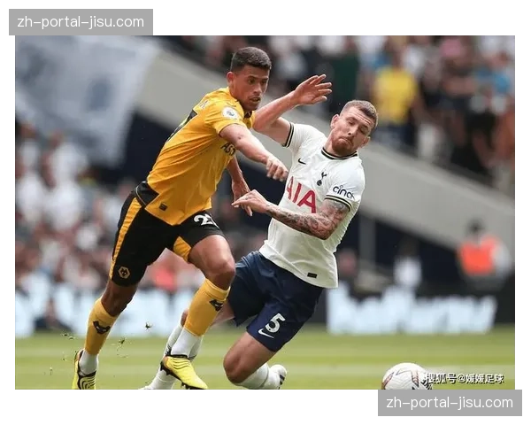富勒姆2-2战平狼队，双方门将各献神扑，比赛平分秋色
